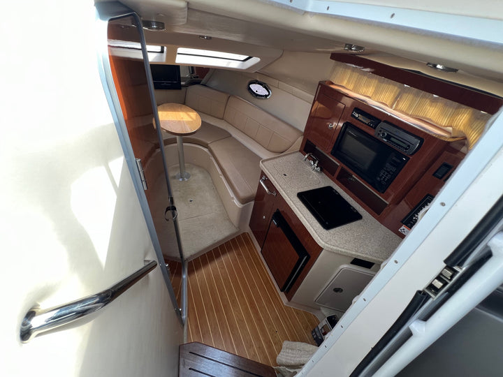 2010 Regal 2565 Express