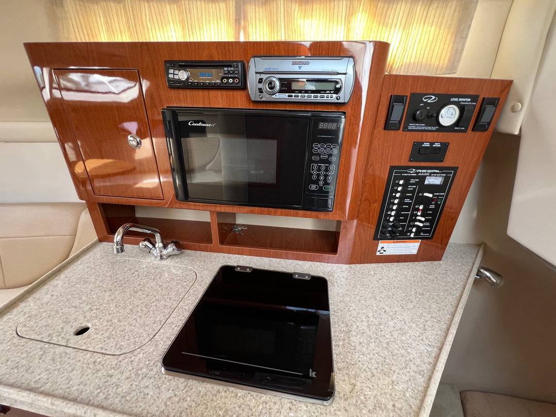 2010 Regal 2565 Express