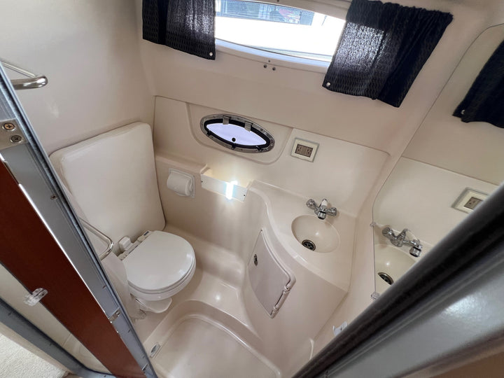2010 Regal 2565 Express