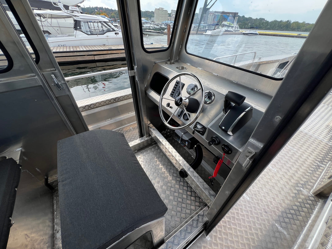 2025 Stanley 26 Pulsecraft Closed Cabin (Demo)