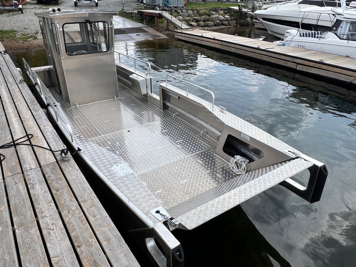2025 Stanley 26 Pulsecraft Closed Cabin (Demo)