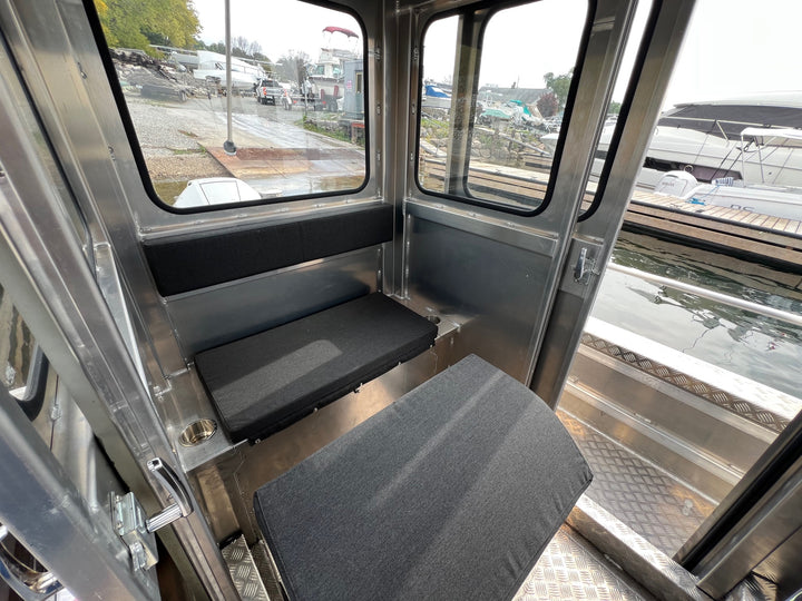 2025 Stanley 26 Pulsecraft Closed Cabin (Demo)