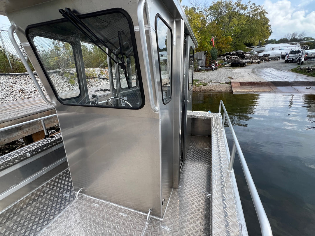 2025 Stanley 26 Pulsecraft Closed Cabin (Demo)