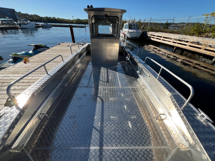 2025 Stanley 26 Pulsecraft Closed Cabin
